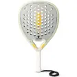 Tretorn Triumph CTRL Light 2026 padelracket i benvitt och silvergrått med gula pilar och vitt grepp