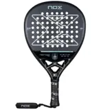 NOX Nextgen Pro Attack 12K 2026 padelracket i svart med vitt X-mönster och diamantform, med svart handledsrem